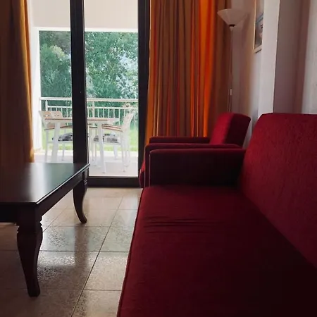 Wonderful Skiathos Two Bedroom Parisis Short Walk To Beachl Vilă Troulos
