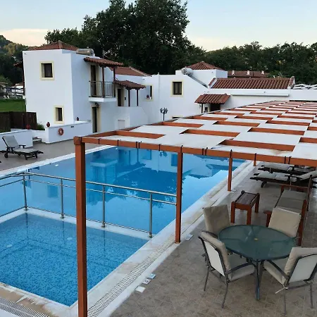 Wonderful Skiathos Two Bedroom Parisis Short Walk To Beachl Вилла *